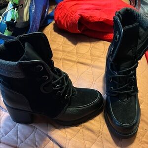 Naturalizer Black Lace Up Boots with Comfort Fit